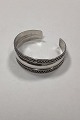 Modern open 
Armring in 
Sterling Silver
Inner Width: 
62 mm / 2.44 
inch  
Weight: 23,1 g 
/ 0.81 oz