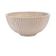 Arne Bang, 
Denmark, 
stoneware bowl 
123
H: 8cm. D: 
19cm