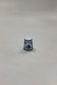 Bing and 
Grondahl 
Thimble Blue 
Traditional 
Blue Fluted No. 
4801. Measures 
2.7 cm / 1 1/16 
in.

