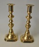 Pair of English 
brass 
candlesticks, 
19th century. 
H.: 18.5 cm.