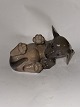 CHARMERENDE 
FIGUR AF LILLE 
HUND: Royal 
Copenhagen, 
Gravhund. 
Designet af 
Oluf Mathiesen. 
...