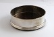 England. 
Birmingham. 
Sterling coster 
with wooden 
base (925). 
Diameter 11 cm.