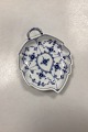 Royal 
Copenhagen Blue 
Fluted Plain 
Leaf-Shaped 
Assiette No. 
143. Clear 
firing defect 
and set ...