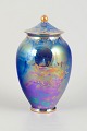 Crown Devon 
Fieldings
Lidded jar, 
1930/40s.
Porcelain 
lidded jar with 
an iridescent 
...
