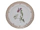 Royal 
Copenhagen 
Flora Danica, 
salad plate.
The factory 
mark shows, 
that this was 
produced in ...