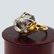 Julia Plana; Ring i 18 kt. guld og hvidguld med diamanter