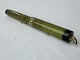 Short green 
marbled 
Sheaffer’s 
fountain pen