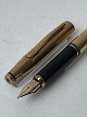 Gold-double 
Cross fountain 
pen with 14K 
gold nib