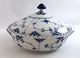 Royal Copenhagen. Blue fluted, full lace. Covered dish, rund. Modell 1128. Durchmesser 20 cm (1 ...