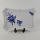 Aflangt fad i kongeligt porcelæn fra stellet Blå BlomstNr 10/1694Producent Royal ...