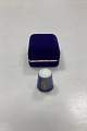 Bing and Grondahl Thimble 1978 No. 9578. Case included. Measures 2.7 cm / 1 1/16 in.