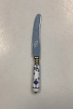 Royal Copenhagen Blue Fluted Plain Lunch KnifeHas cracks in the handle (see ...