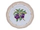 Flora DanicaFruit plate with plums and pierced border 22.5 cm. #3554