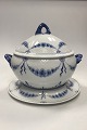 Bing and Grondahl Empire Tureen No. 003/666Tureen (without saucer) measures: Volumen: 4 ...