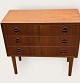Kommode i teakfiner, Danish modern fra 1960'erne. . Mål HxBxD: 54,5x60x29 cm *Pæn brugt stand*