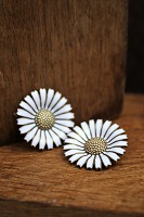 item no: Marguerit ørenring AM. 3,2cm.