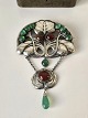 Very beautiful Art Nouveau brooch in silver adorned with amber and chrysoprase. Stamp: 826s - ...