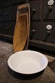 Old cream-colored earthenware bowl with pearl rim from Aluminia with a fine patina. Height: 6 ...