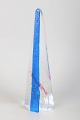 Bjørn Hultqvist for Johansfors, glass sculpture.Slender obelisk-shaped art glass sculpture ...