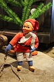 Cute, old shop Santa with felt clothes and clogs. Bendable arms and legs. Height: 25cm.