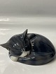 Royal Copenhagen, Figurine Sleeping Cat.Decoration number 422.1st grade.W.: 14.0 cm ...