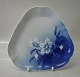 4 pcs in stock
Bing and 
Grondahl 
Christmas Rose 
040 Triangular 
dish 25 cm  
(354) Marked 
with ...