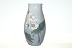 Bing & Grøndahl 
Vase, Motiv 
Flowers 
Dek. No 
341-5249 
Factory third
Height 21 cm. 
...