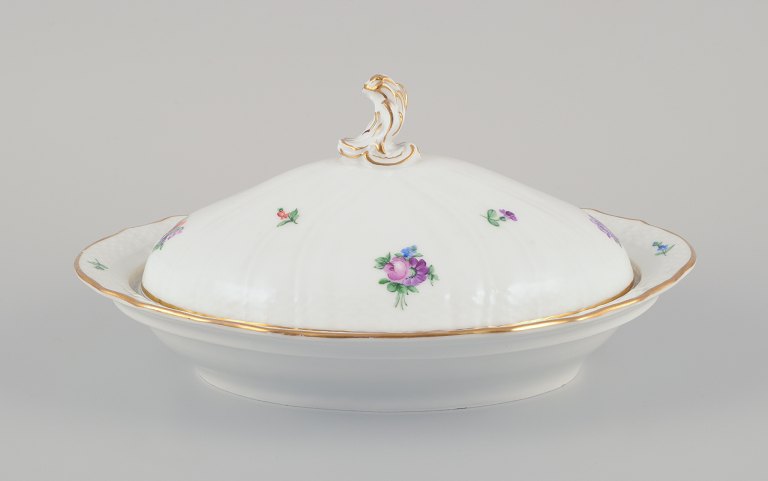 Royal Copenhagen Saxon Flower. Large oval lidded terrine in porcelain.