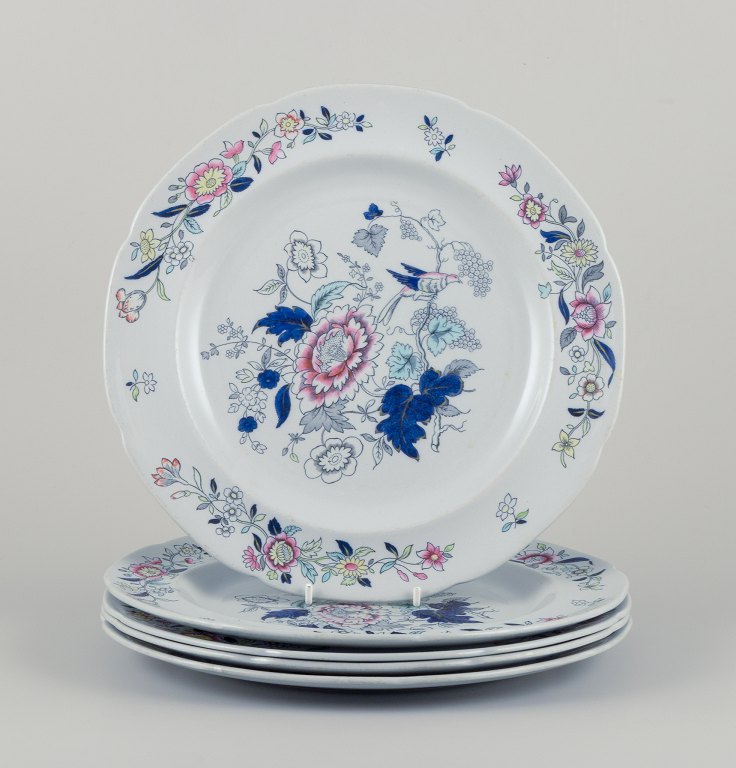 Copeland/Spode, England.
Five dinner plates in faience.