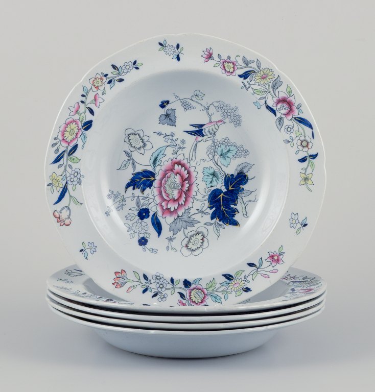 Copeland/Spode, England.
Five deep plates in faience.