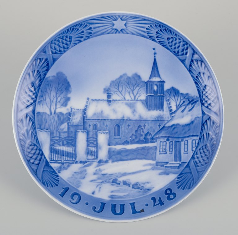 Royal Copenhagen Christmas plate from 1948.