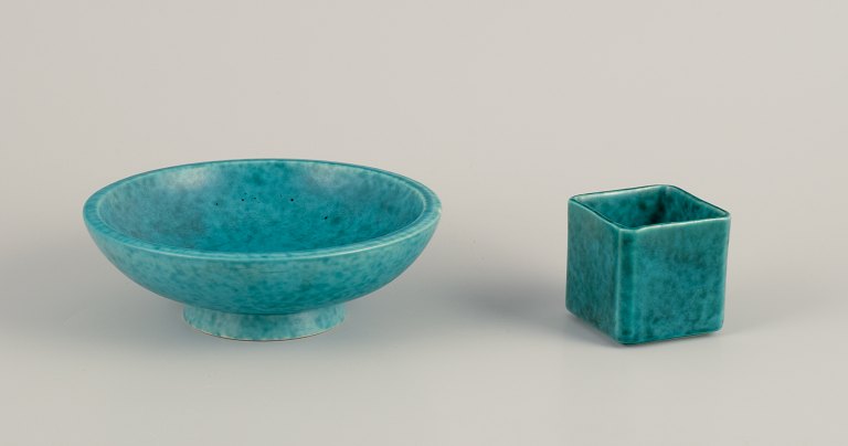 Wilhelm Kåge for Gustavsberg.
Ceramic bowl and a small square ceramic vase.