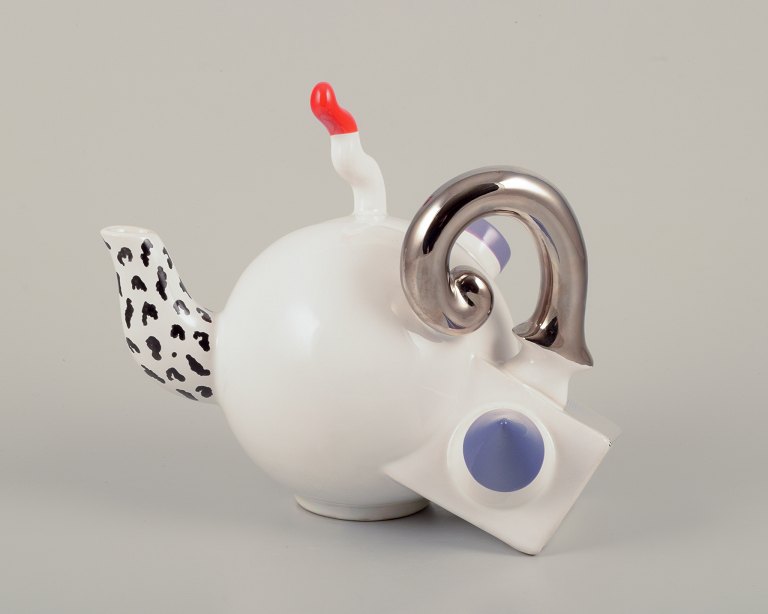 French studio ceramicist.
Teapot.