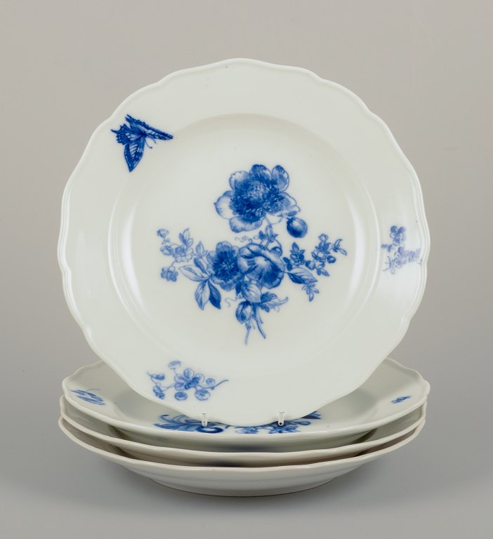 Meissen, Germany.
Four dinner plates in porcelain.