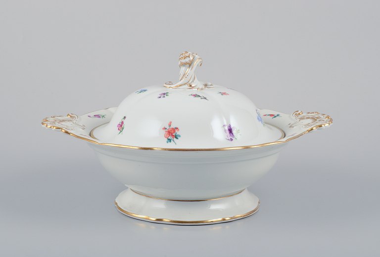 Meissen, Germany, large round lidded terrine.