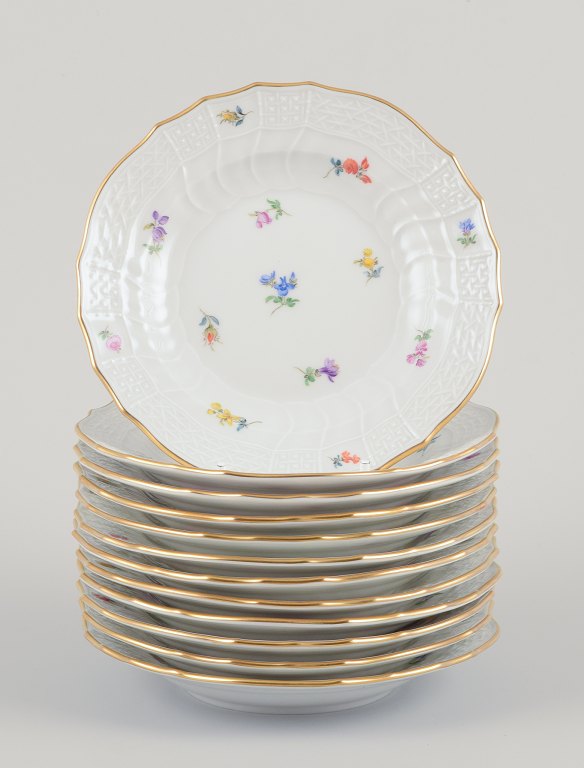 Meissen, Germany. A set of twelve porcelain plates.