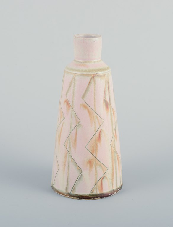 John Andersson for Höganäs, Sweden.
Unique ceramic vase. Glaze in light tones.