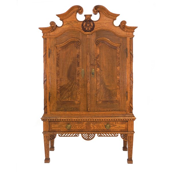 Cabinet, elm. Denmark circa 1770-80. H: 212cm. W: 127cm. D: 62cm