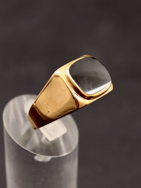 8 carat gold ring  with onyx