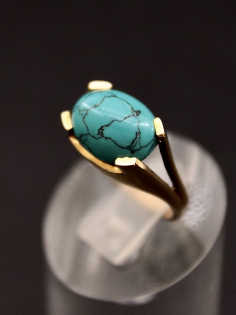 14 carat gold ring  with turquoise