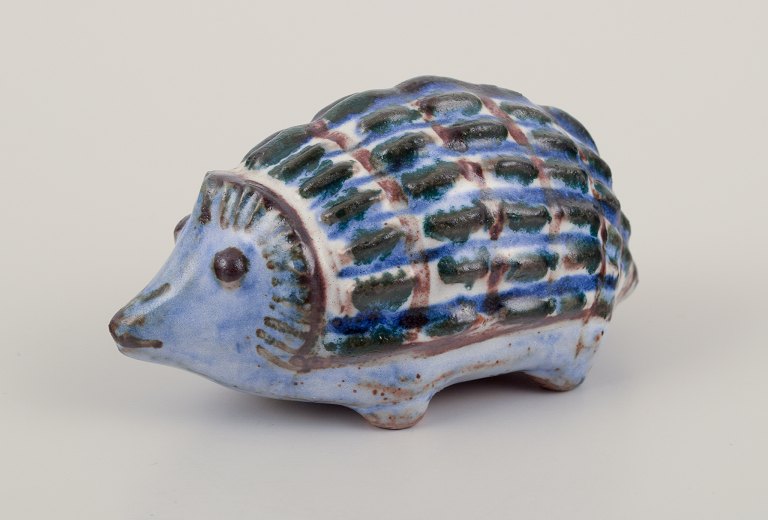 Hjorth, Bornholm.
Baby hedgehog in stoneware