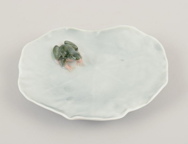 Royal Copenhagen, small Art Nouveau dish with frog.