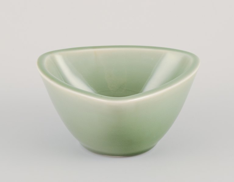 Jais Nielsen for Royal Copenhagen.
Triangular ceramic bowl.