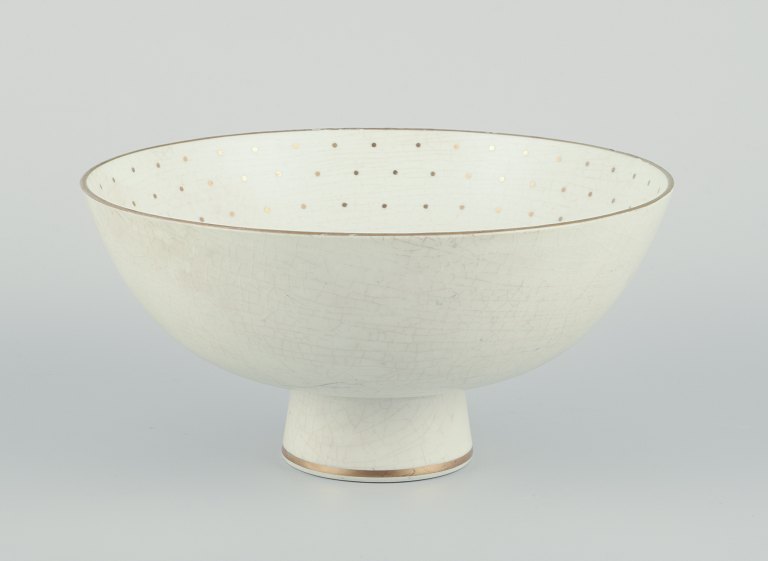 Arthur Percy for Gefle, Sweden. Porcelain bowl on base.
