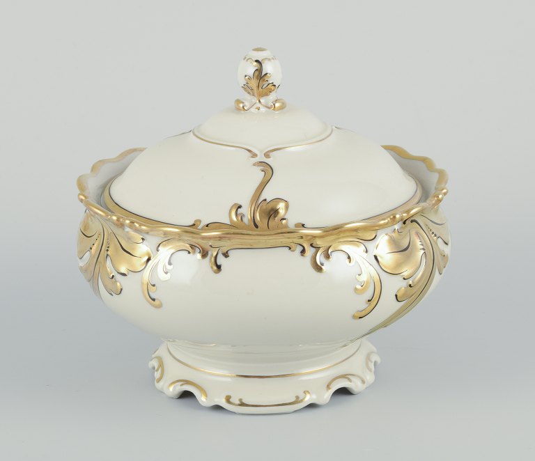 KPM Berlin, “Friederike” lidded bowl in cream porcelain.