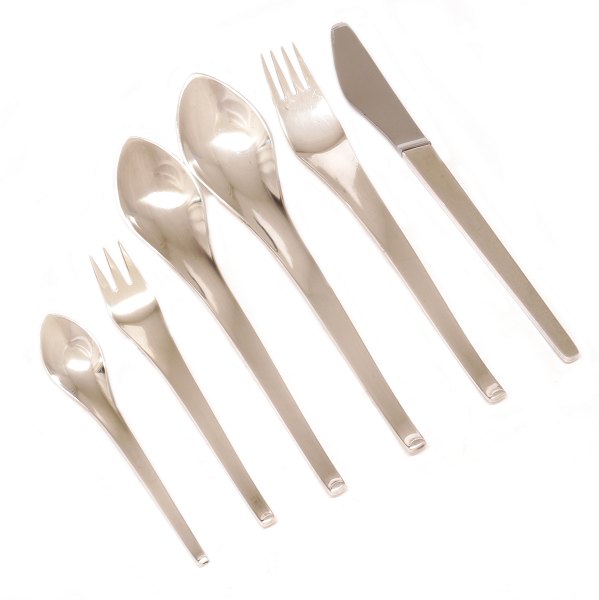 Hans Hansen "Line" Sterlingsilver cutlery for six persons. 42 pieces