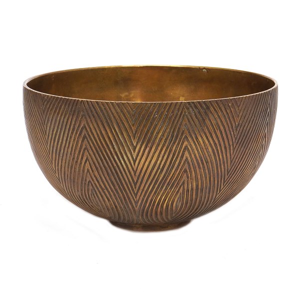 Axel Salto circular bronze bowl. Marked "Salto" and "66". H: 10cm. D: 17,8cm