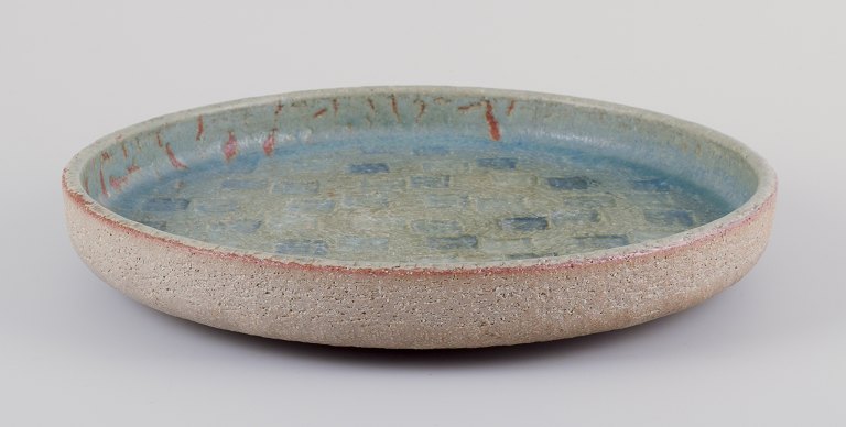 Eva Stæhr-Nielsen (1911-1976) for Saxbo. Large stoneware bowl, decorated with blue and green glaze.