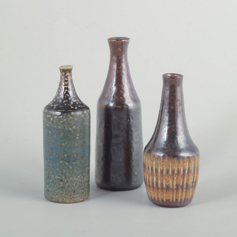 Wallåkra Keramik
Three small vases, Mid-Century.