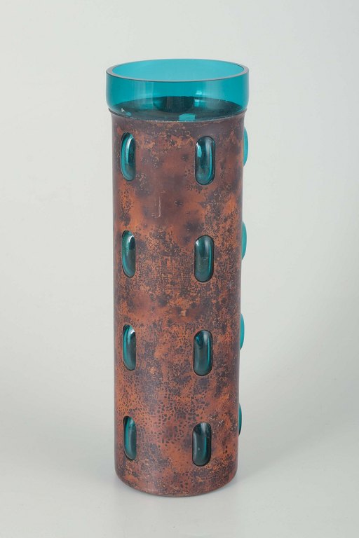 Nanny Still for Raak
Vase in copper and glass. Mid-20th century.